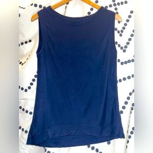 Navy Banana Republic Women’s sleeveless shirt. XS